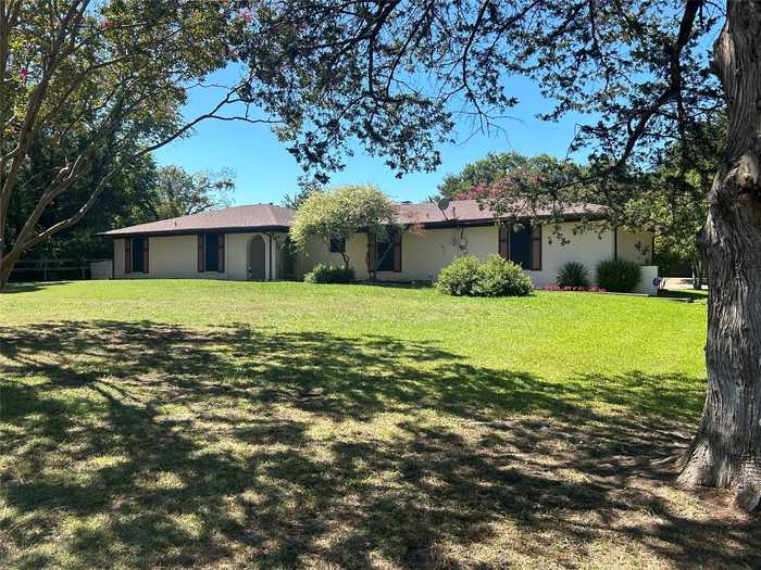 photo 1: 424 Ridgeview Road, Sherman TX 75092