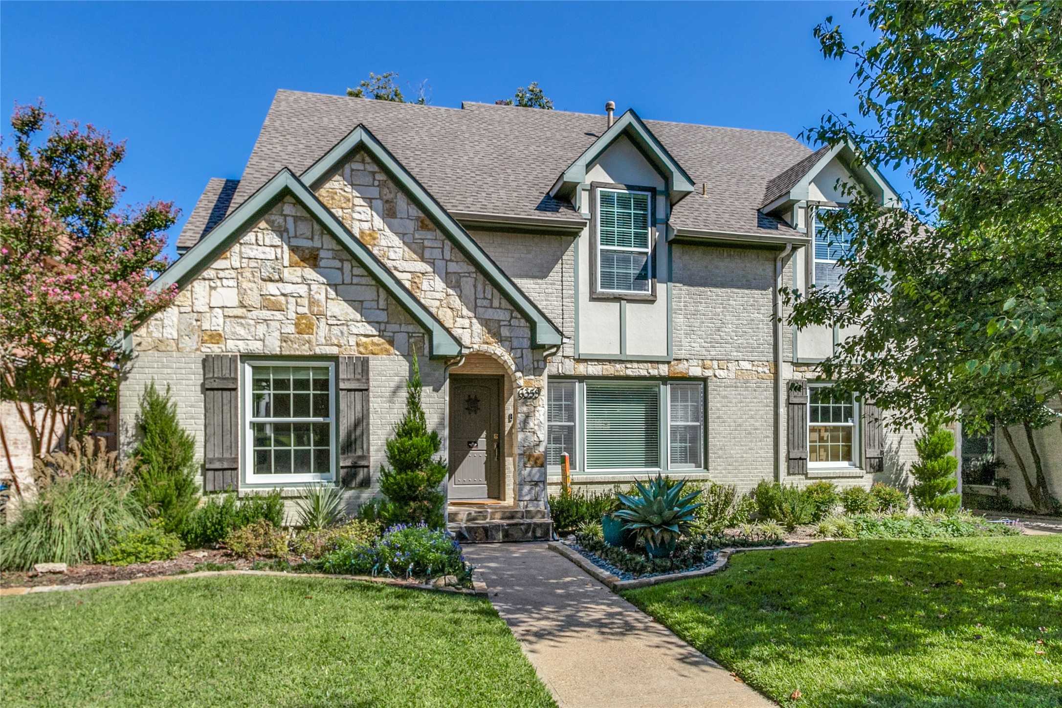 photo 2: 6359 Mccommas Boulevard, Dallas TX 75214