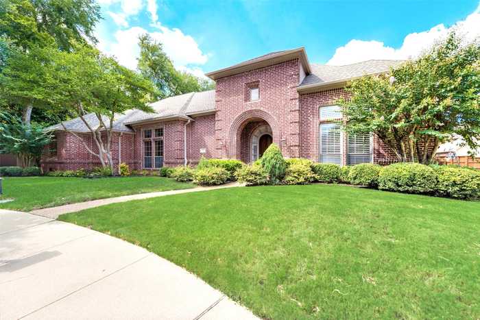 photo 2: 5303 Brandenburg Court, Dallas TX 75287