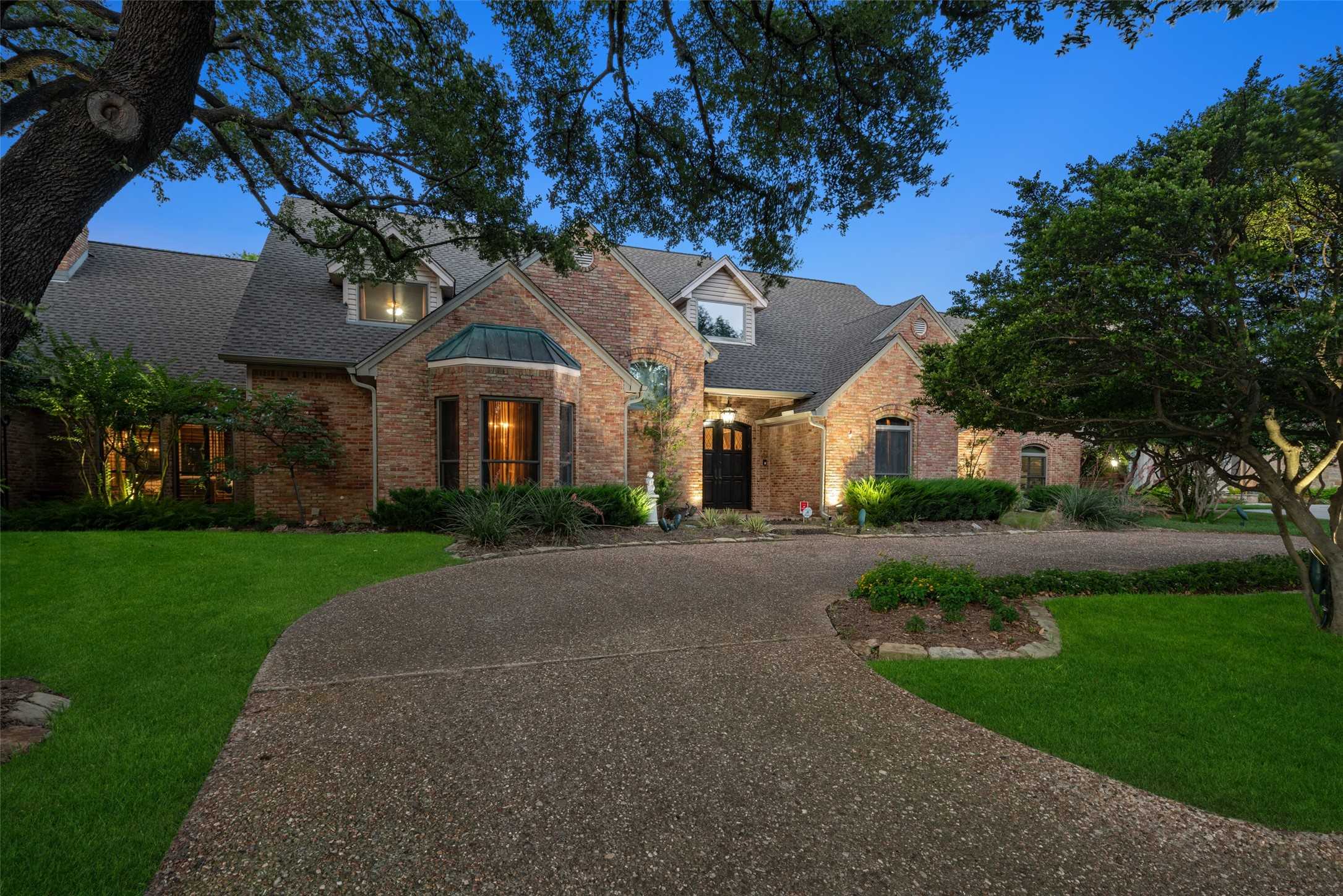 photo 1: 5415 Hilton Head Drive, Dallas TX 75287