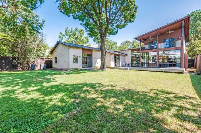 photo 36: 4327 Bluffview Boulevard, Dallas TX 75209