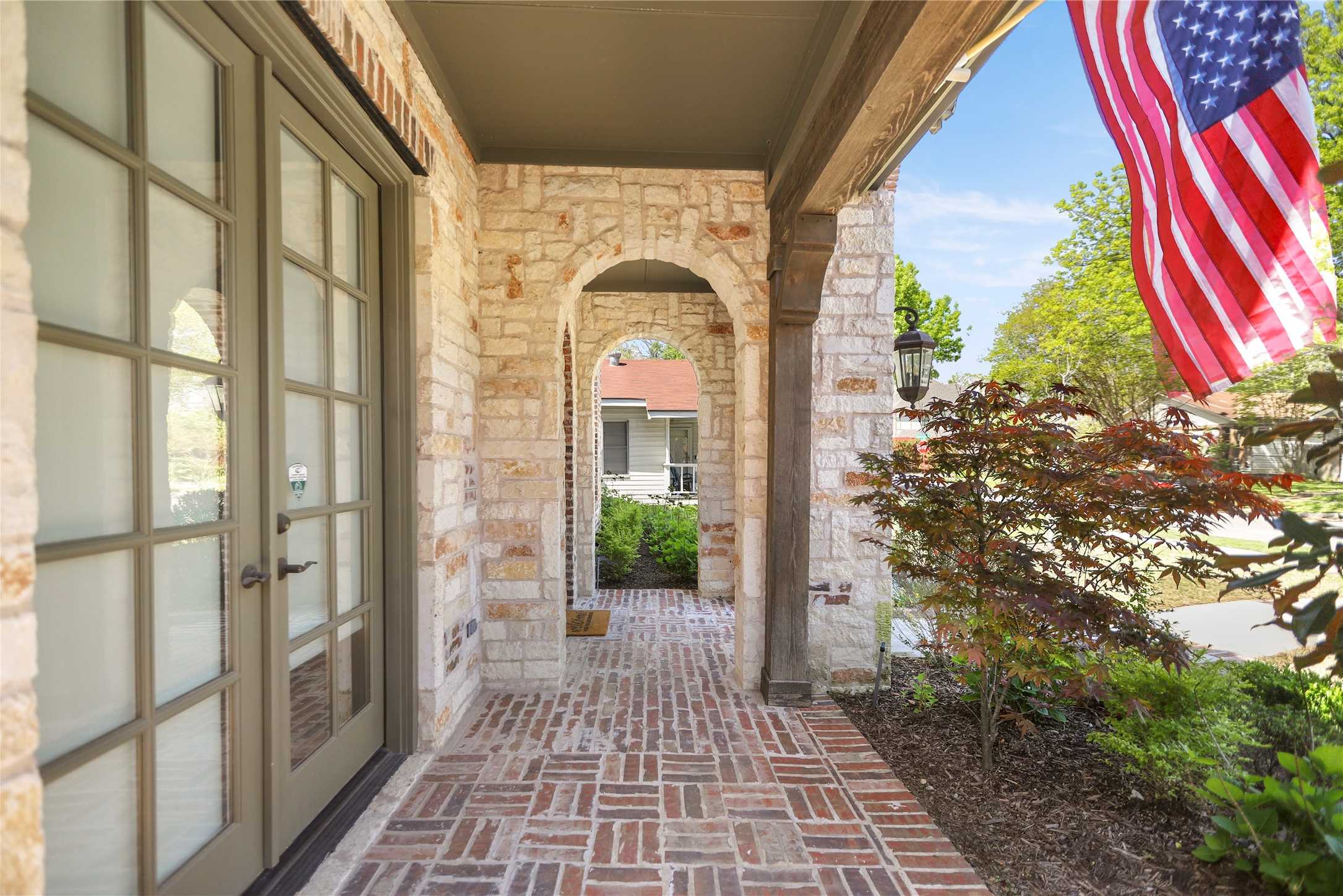 photo 2: 5410 Bonita Avenue, Dallas TX 75206