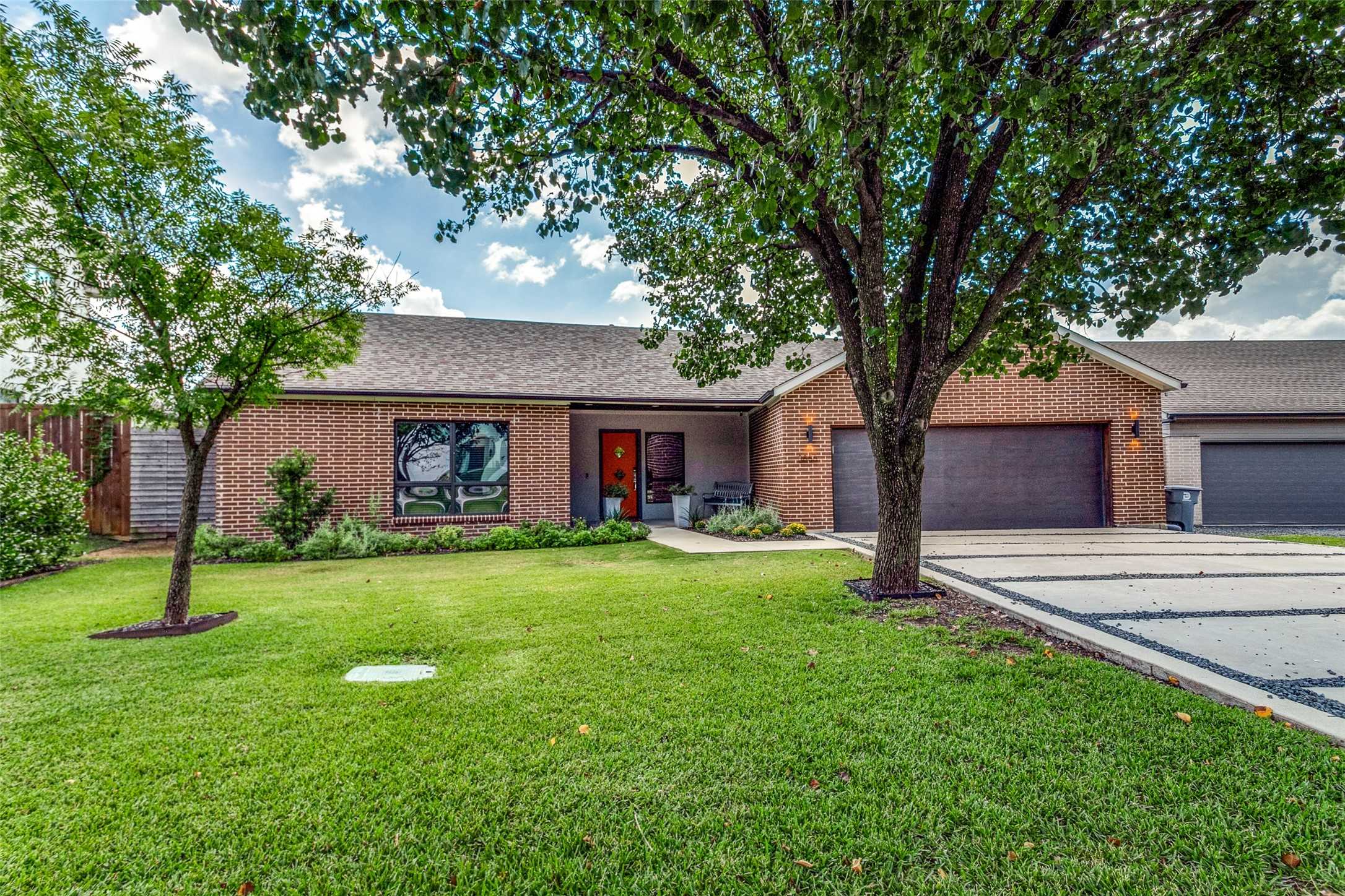 photo 3: 3866 Lively Lane, Dallas TX 75220