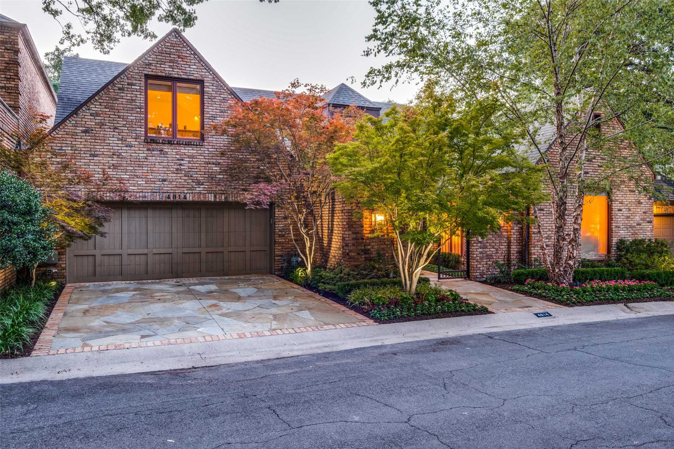 photo 1: 4914 Briarwood Place, Dallas TX 75209