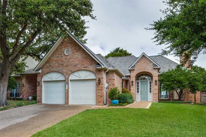 photo 2: 17105 Vista Tree Circle, Dallas TX 75248