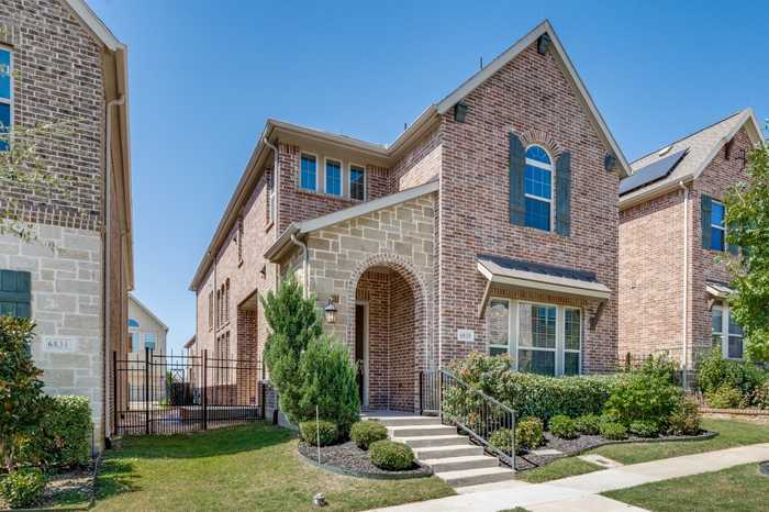 photo 2: 6835 Prompton Bend, Irving TX 75063