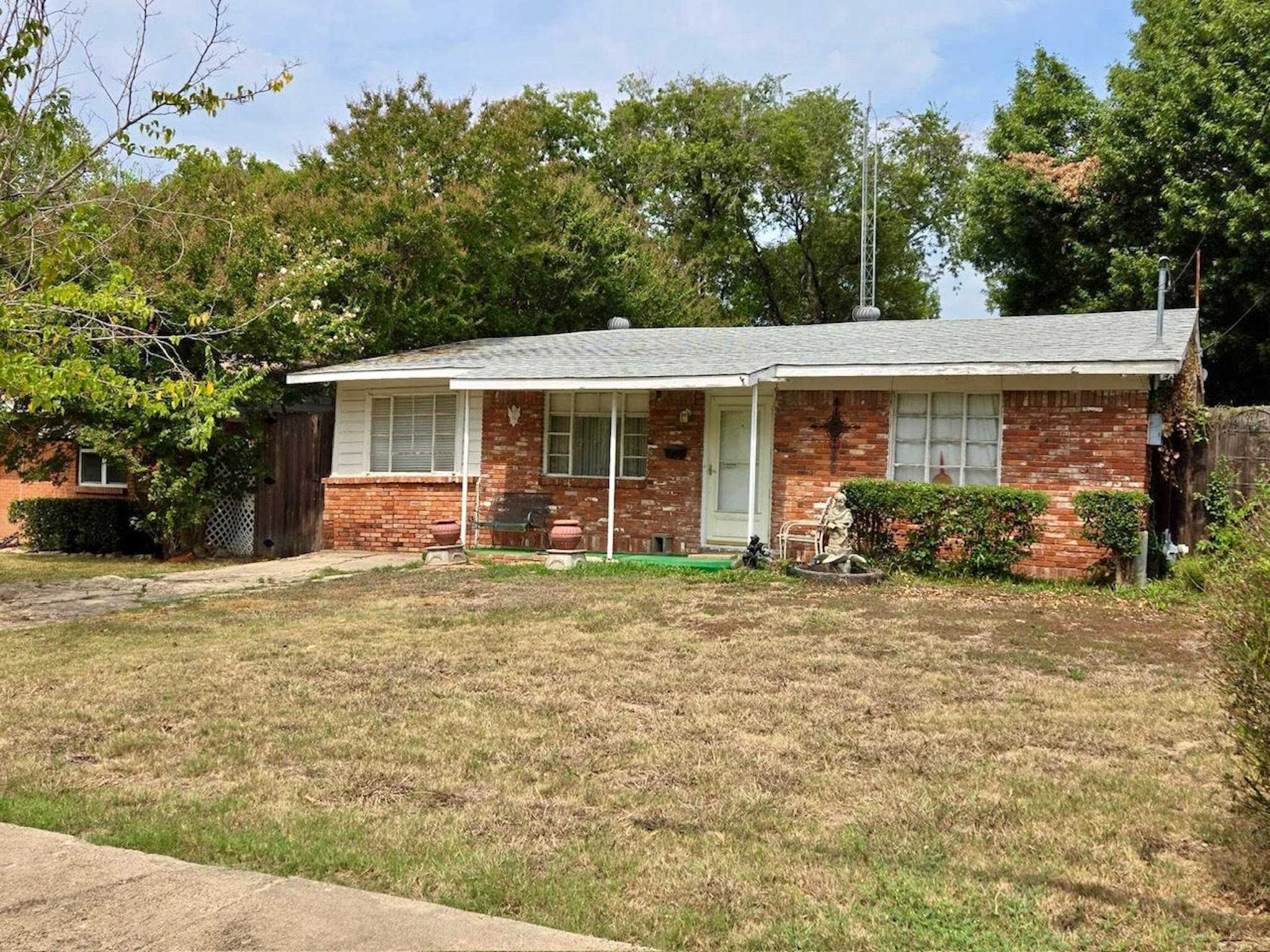 photo 2: 4307 Bonham Street, Dallas TX 75229