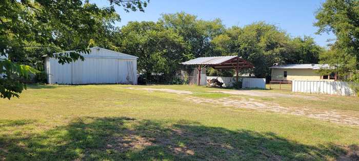 photo 1: 505 Aaron Lane, Southmayd TX 75092