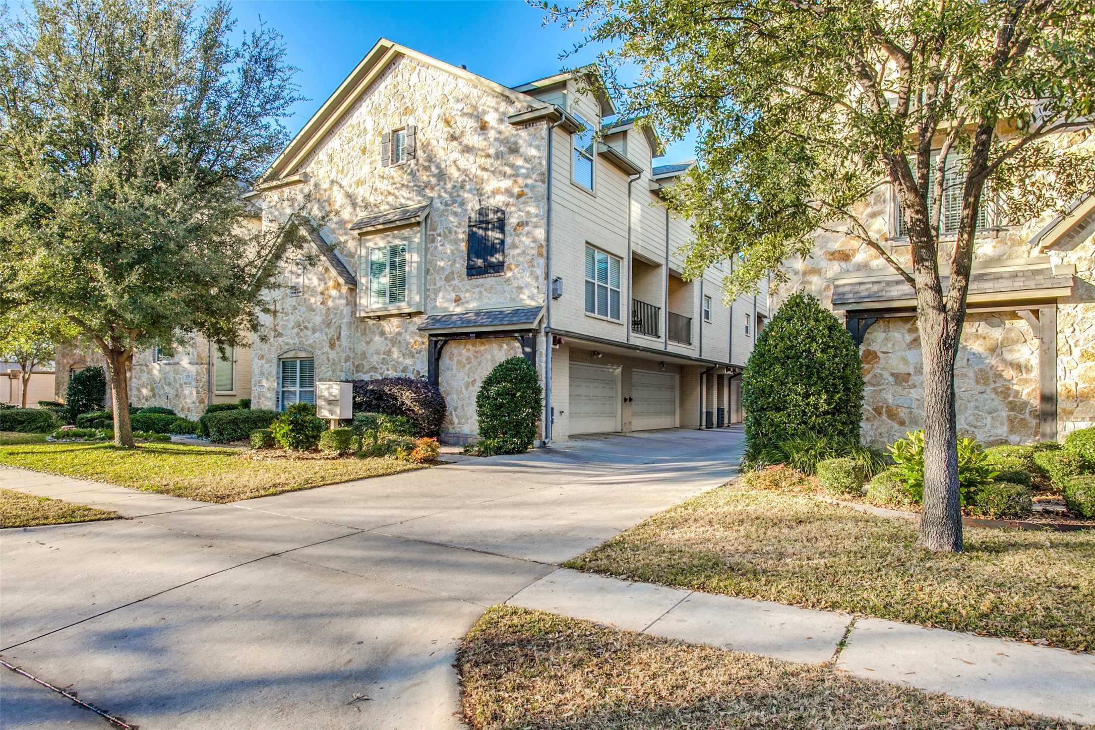 photo 3: 4524 Emerson Avenue Unit 2, University Park TX 75205