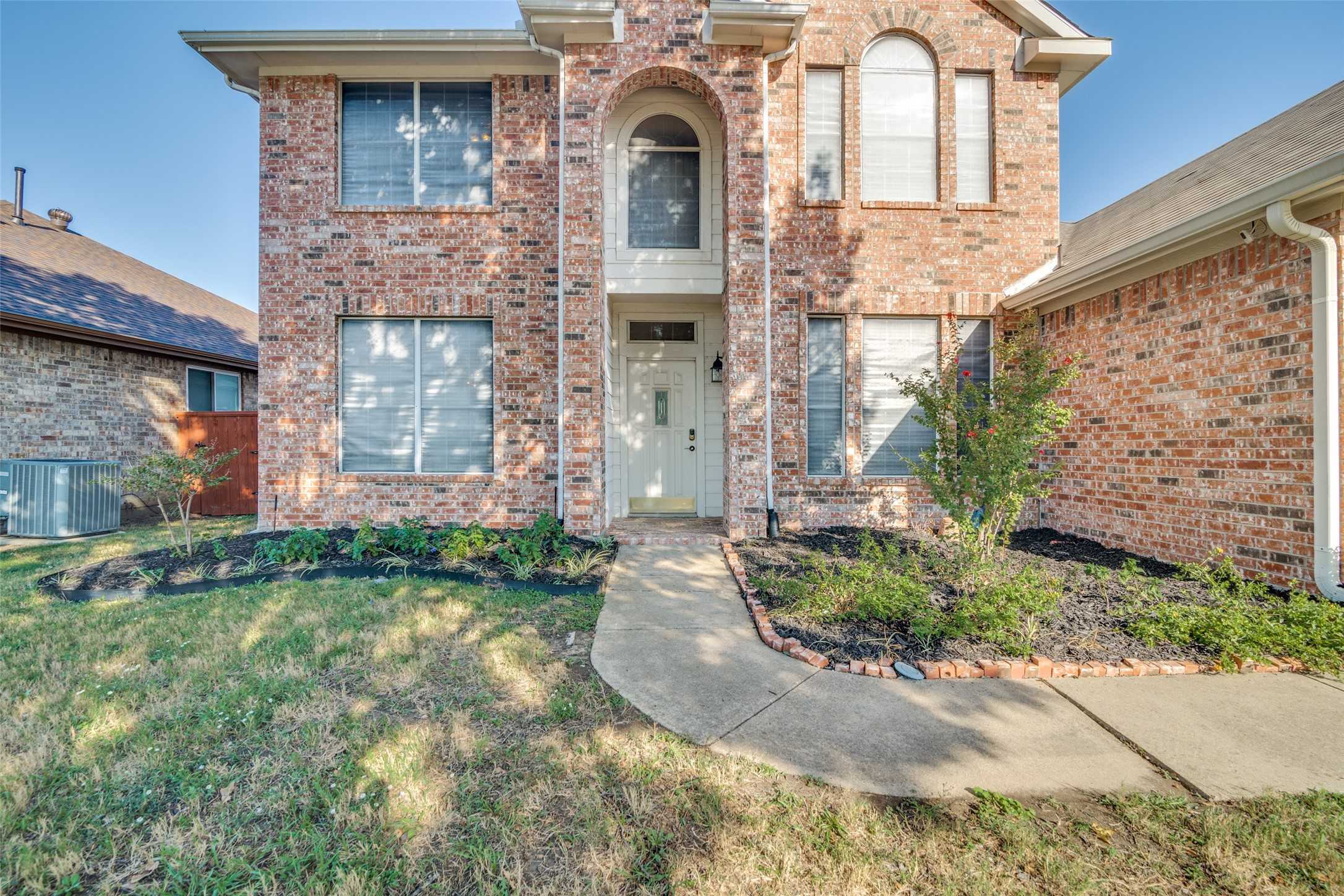 photo 2: 4608 Via Ventura, Mesquite TX 75150