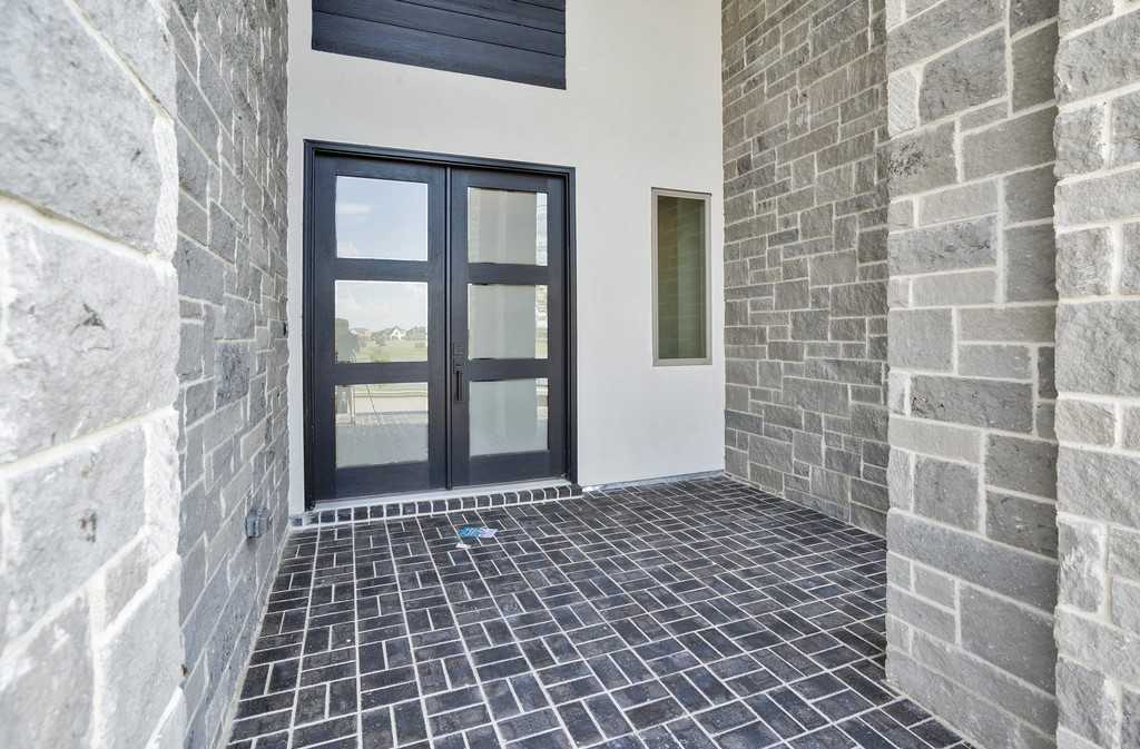 photo 2: 1330 Island Vista Drive, Arlington TX 76005