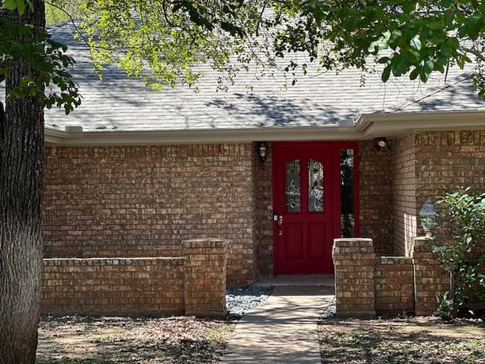 photo 1: 9 Fair Oaks Street, Mineral Wells TX 76067