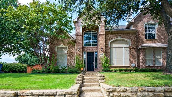 photo 1: 9701 Wolf Creek Drive, Irving TX 75063