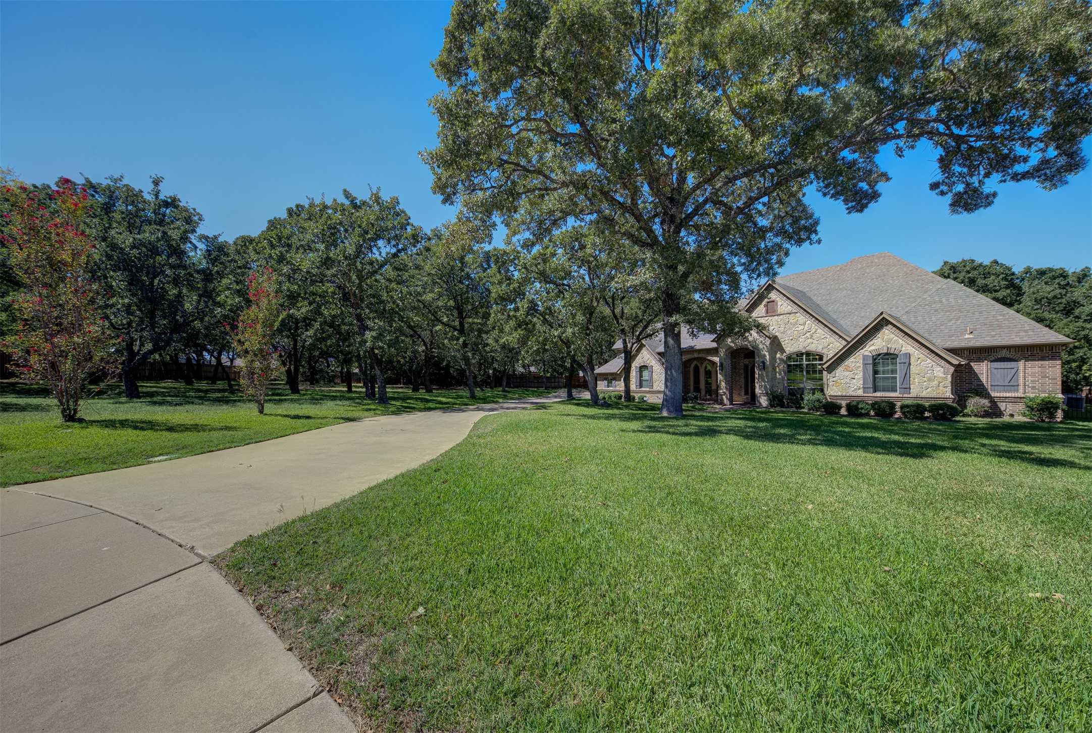 photo 3: 1396 Hidden Springs Drive, Decatur TX 76234