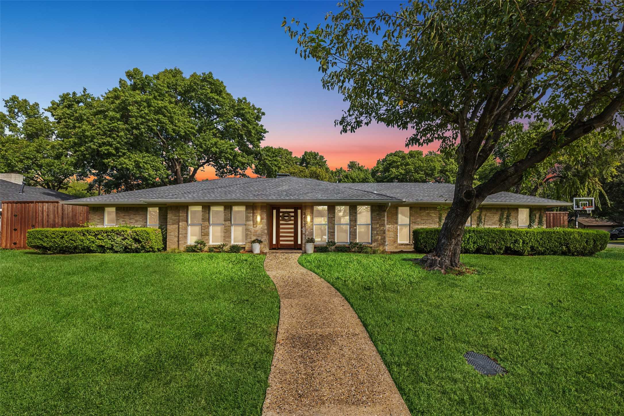 photo 2: 3497 Webb Garden Drive, Dallas TX 75229