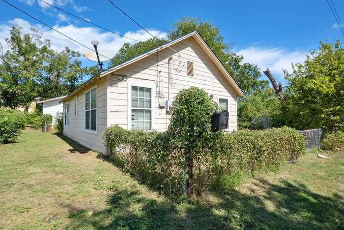 photo 2: 939 W Green Street, Stephenville TX 76401