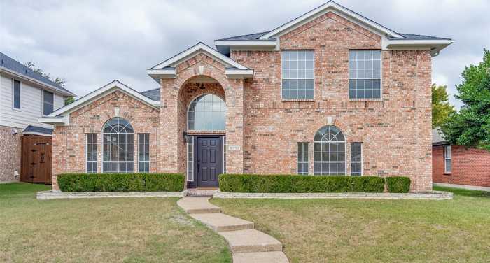 photo 2: 10702 Blue Bay Drive, Frisco TX 75035