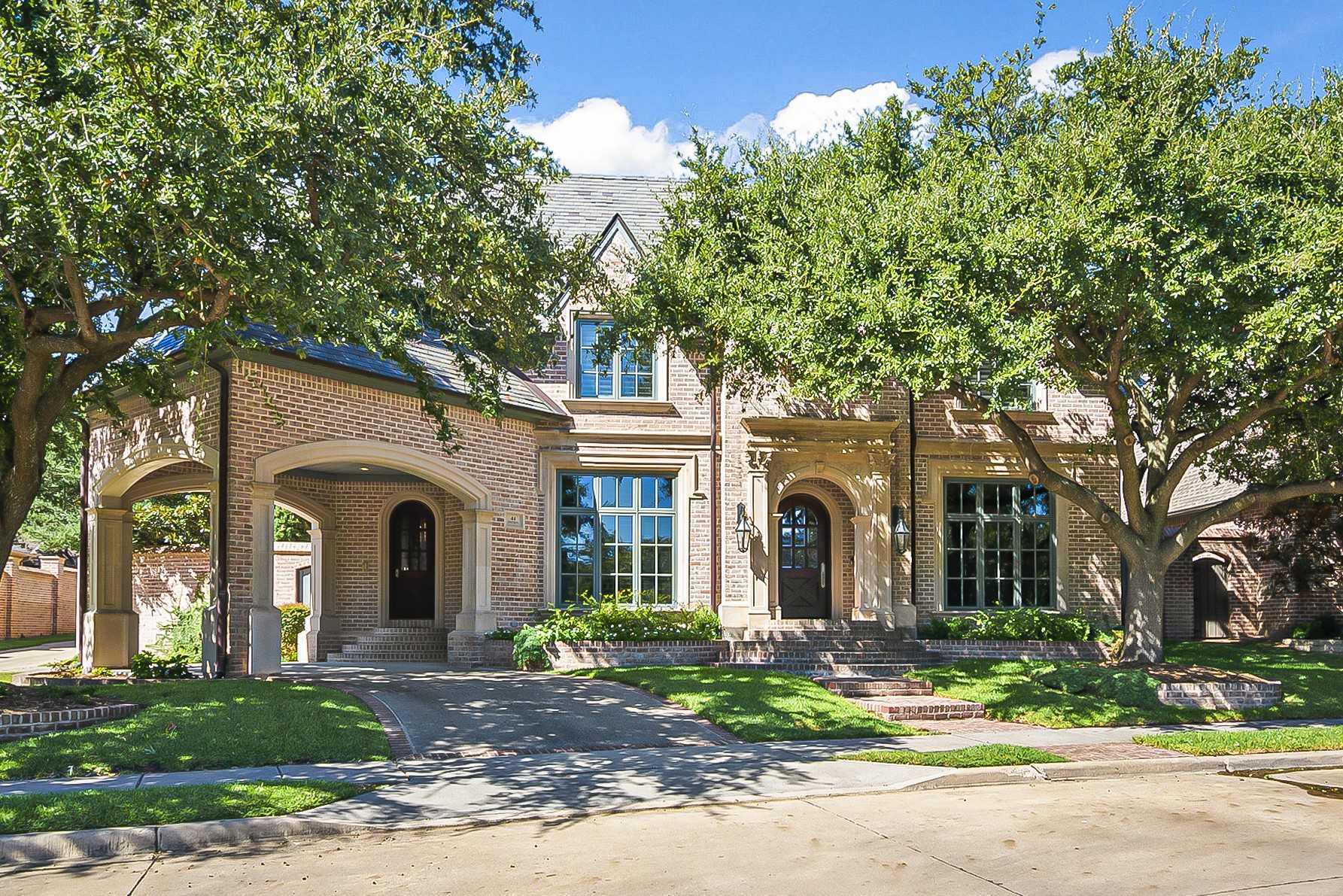 photo 1: 44 Armstrong Drive, Frisco TX 75034