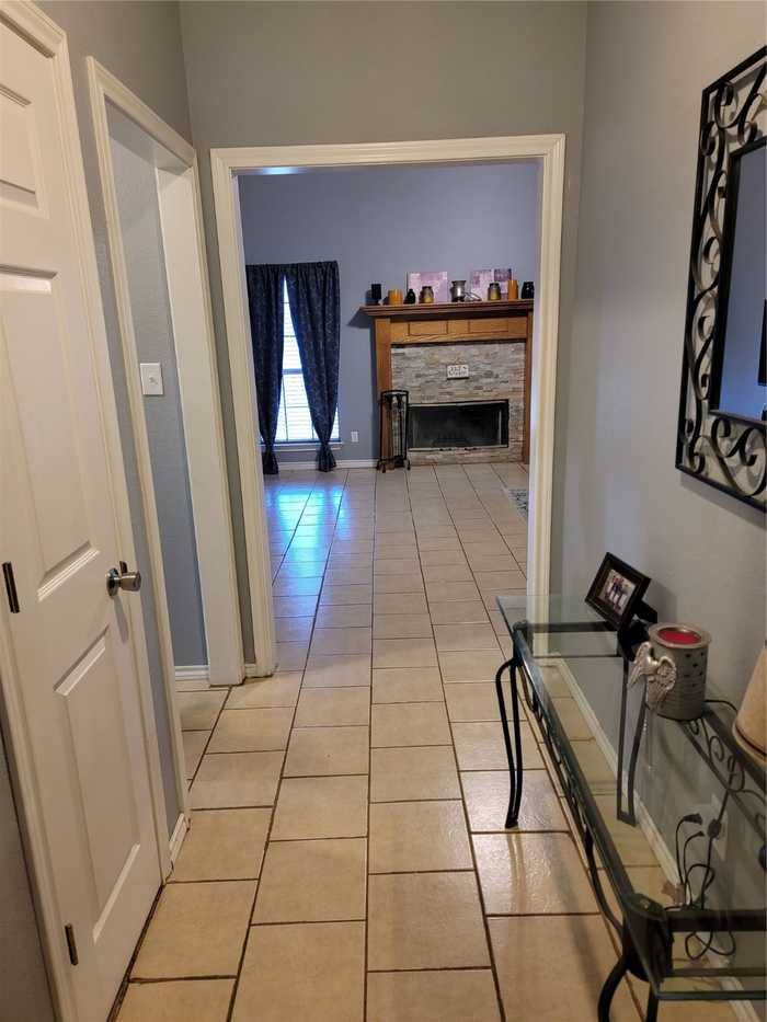 photo 2: 411 Lakeshore Drive, Runaway Bay TX 76426