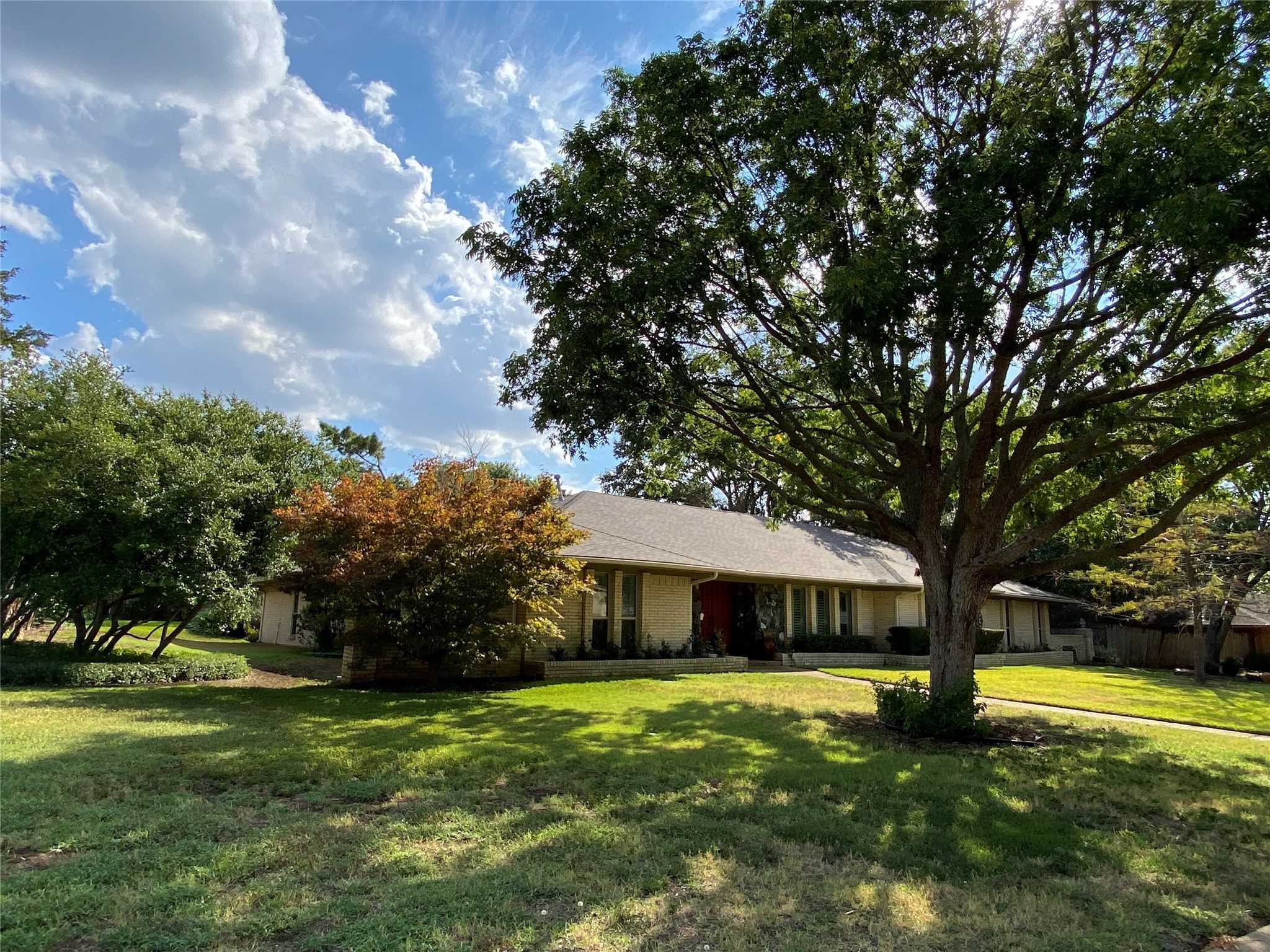 photo 1: 4140 Shady Hill Drive, Dallas TX 75229