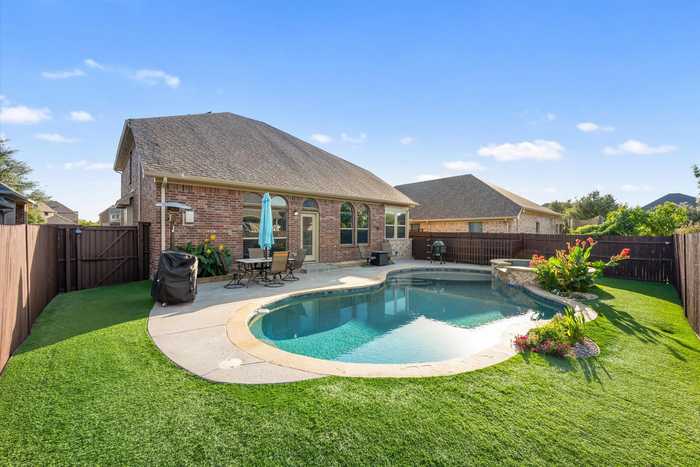 photo 2: 605 Rockhurst Trail, Keller TX 76248