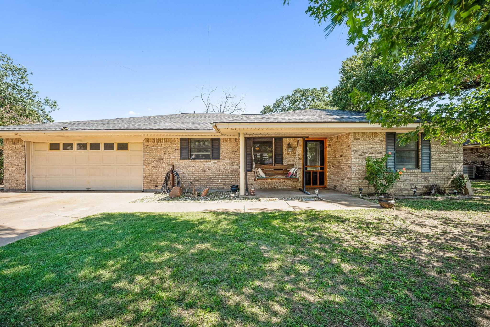 photo 1: 105 Spicewood Drive, Stephenville TX 76401