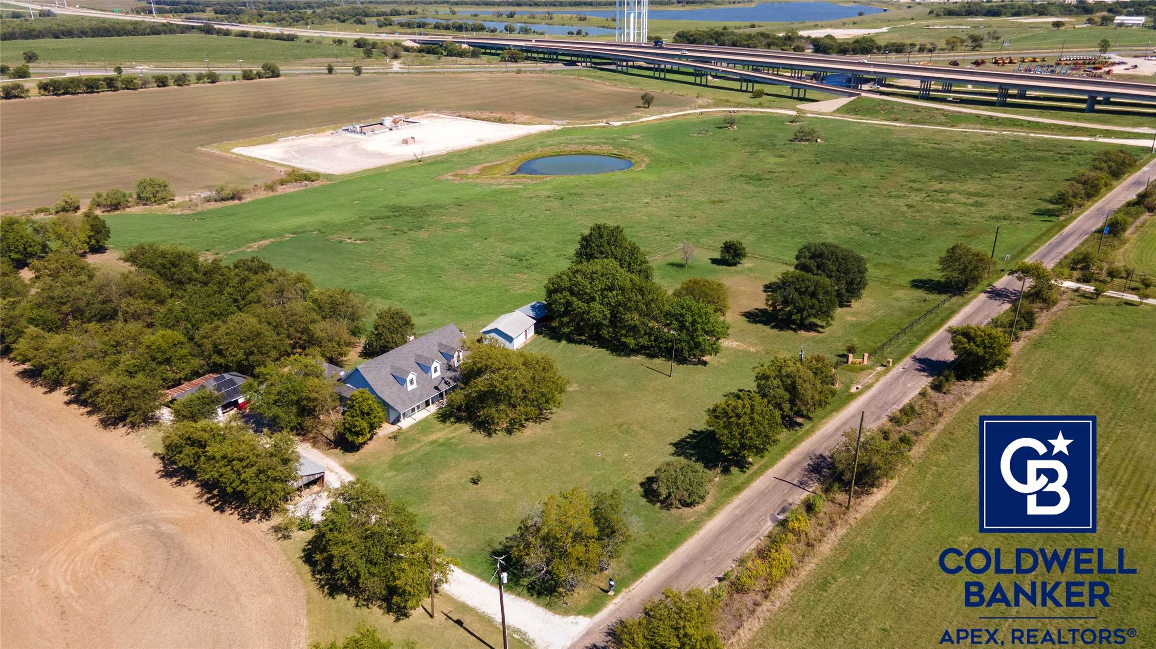 photo 2: 1210 W Industrial Boulevard, Cleburne TX 76033