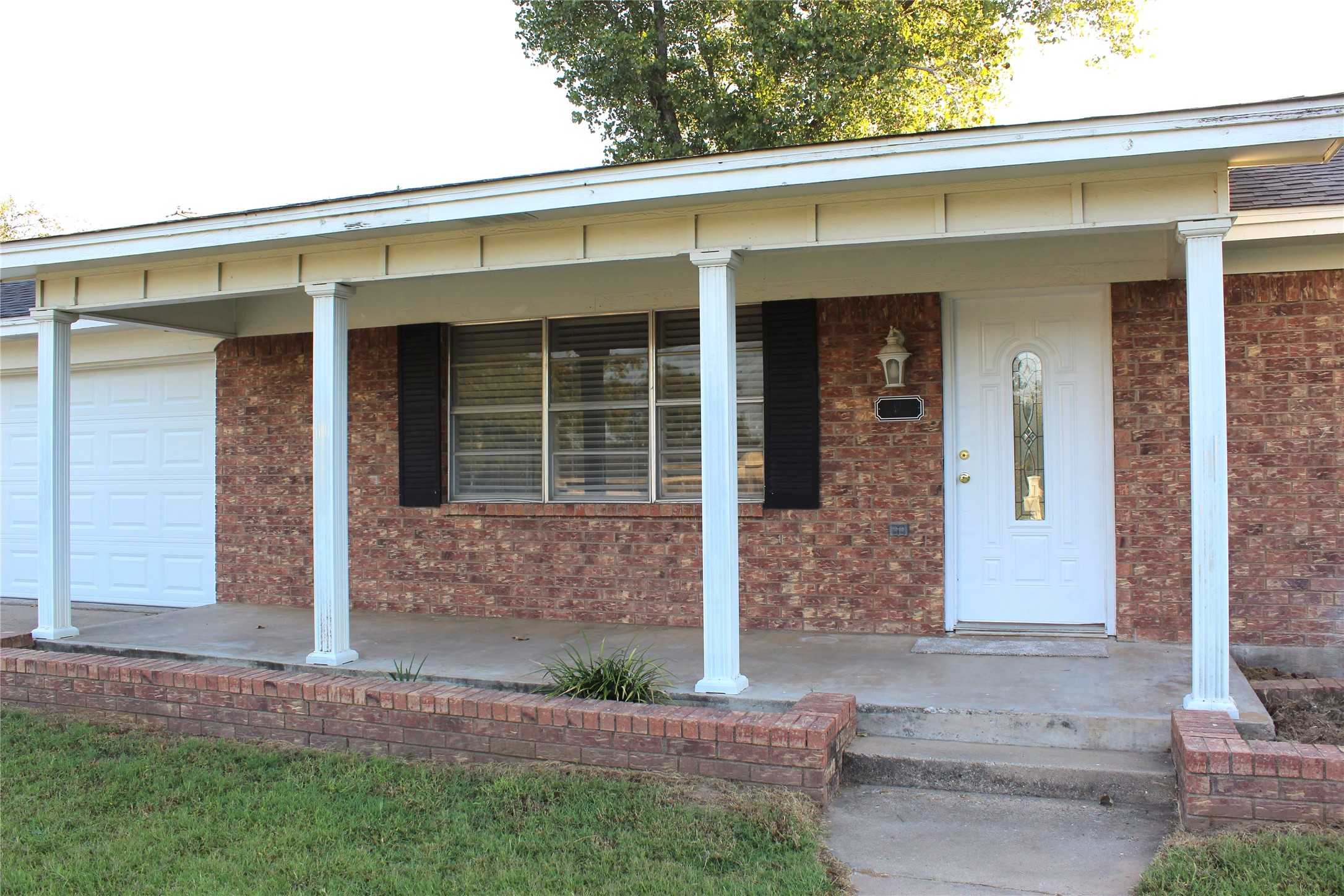 photo 3: 855 Mockingbird Street, Stephenville TX 76401