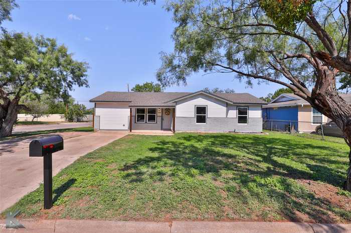 photo 1: 5138 Laguna Drive, Abilene TX 79605