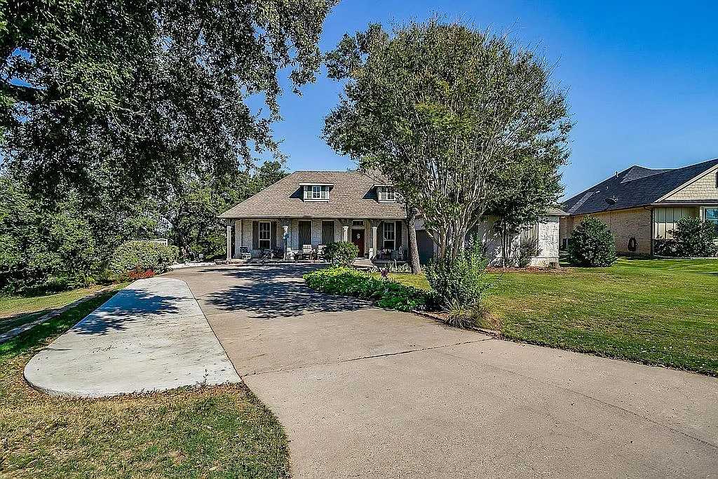 photo 1: 7133 Carnoustie Drive, Cleburne TX 76033