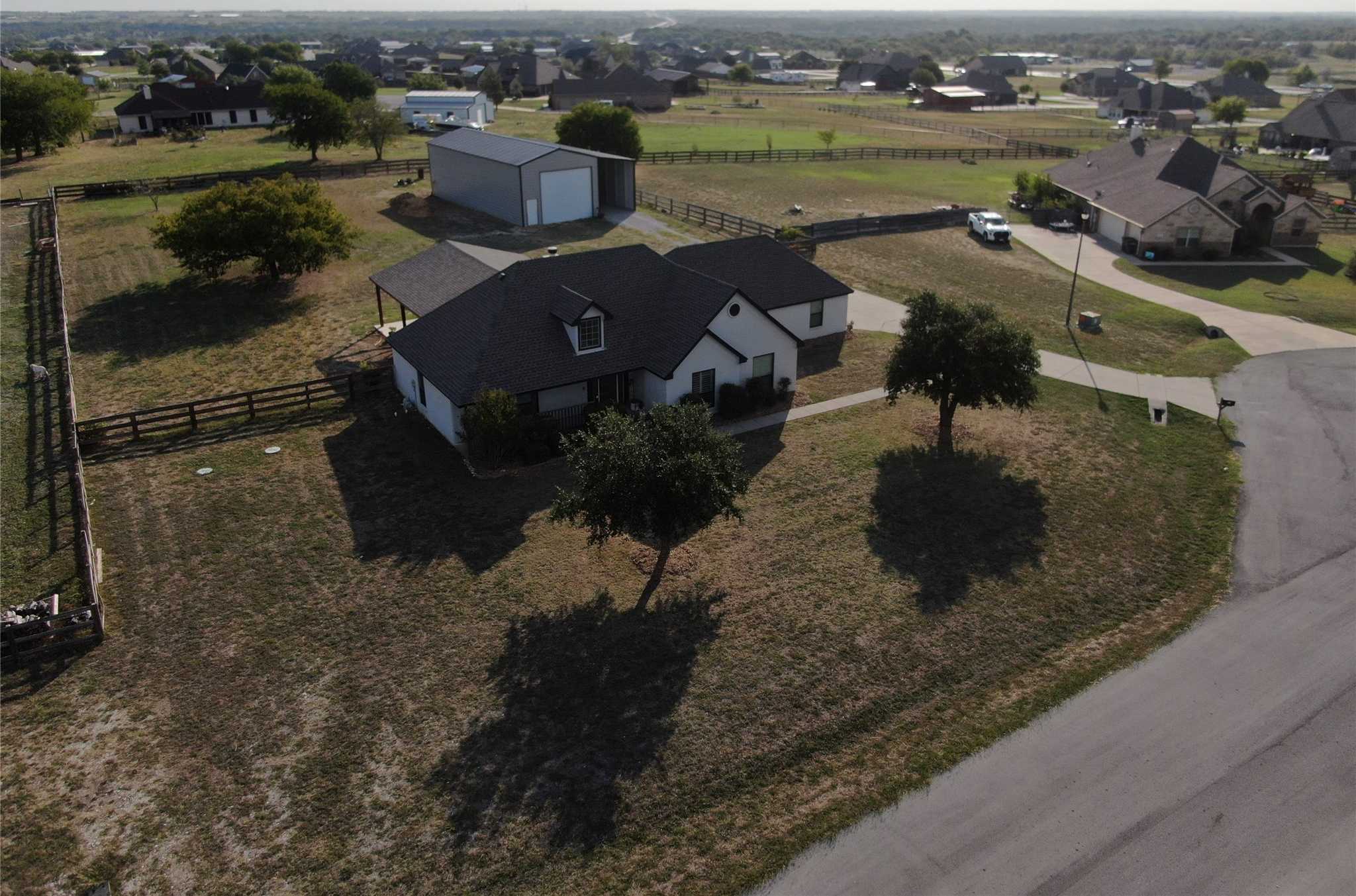 photo 2: 113 High View Court, Decatur TX 76234