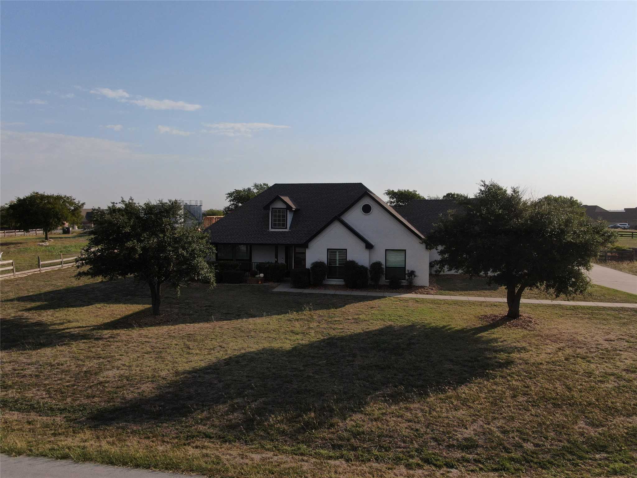 photo 3: 113 High View Court, Decatur TX 76234