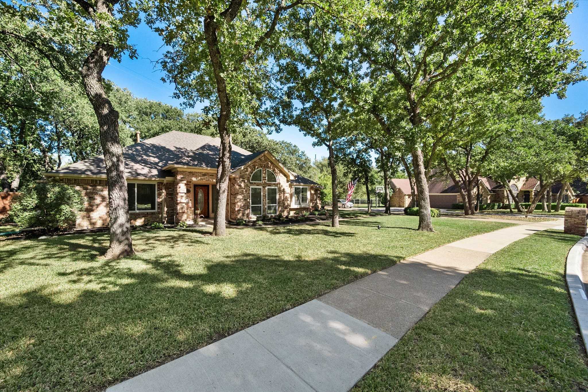 photo 3: 1403 Sweetgum Circle, Keller TX 76248