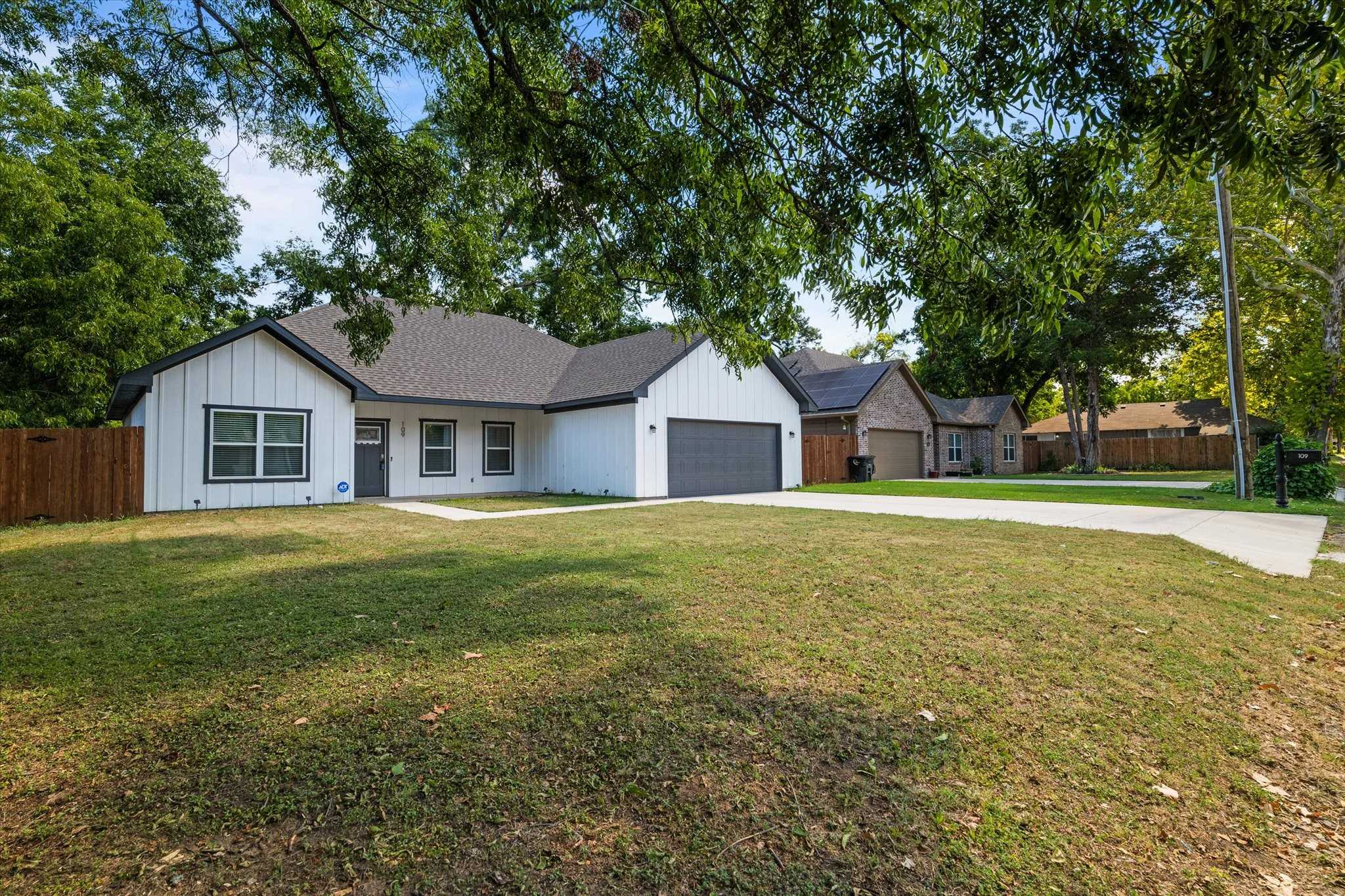 photo 2: 109 Myers Avenue, Cleburne TX 76033