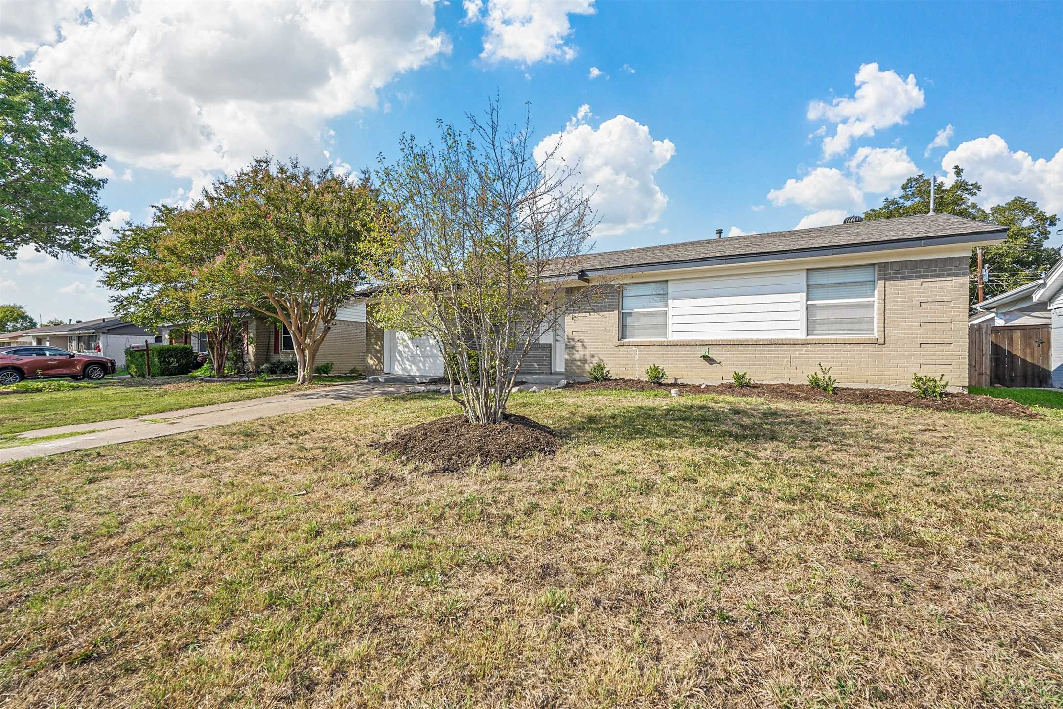 photo 3: 1329 Sierra Drive, Mesquite TX 75149