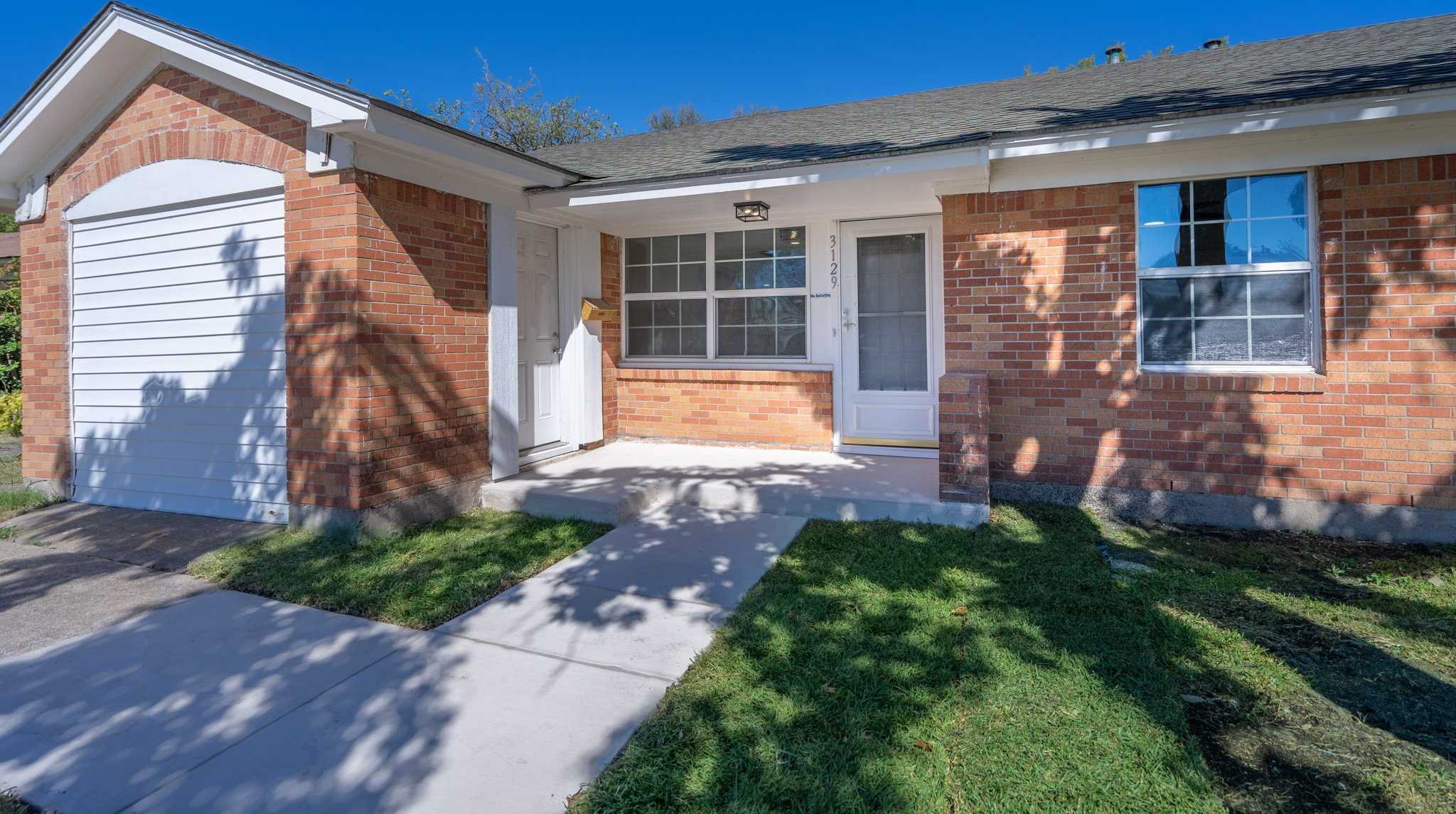 photo 3: 3129 Maple Drive, Garland TX 75042