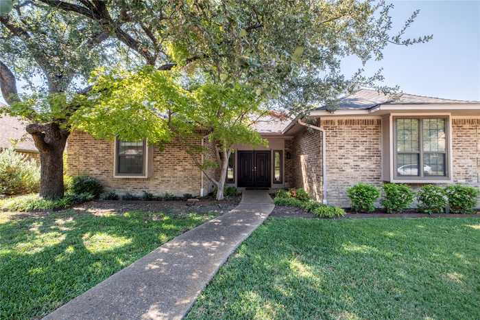 photo 2: 3226 Creekbend Drive, Garland TX 75044