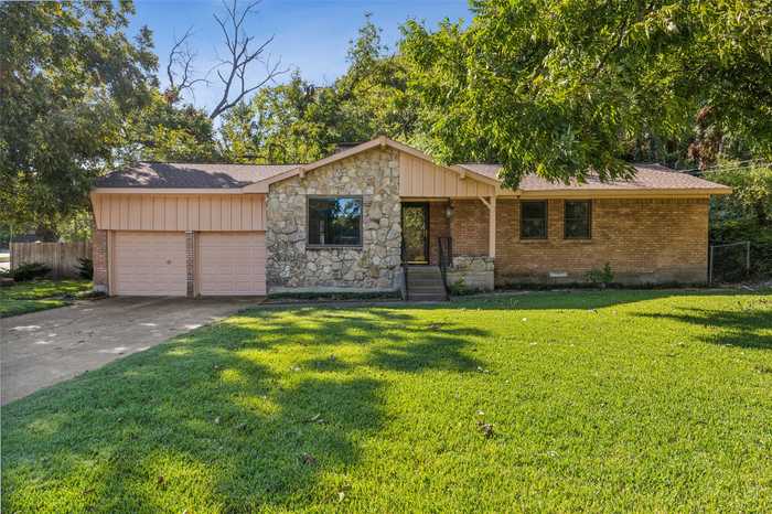 photo 1: 2408 W Five Mile Parkway, Dallas TX 75233