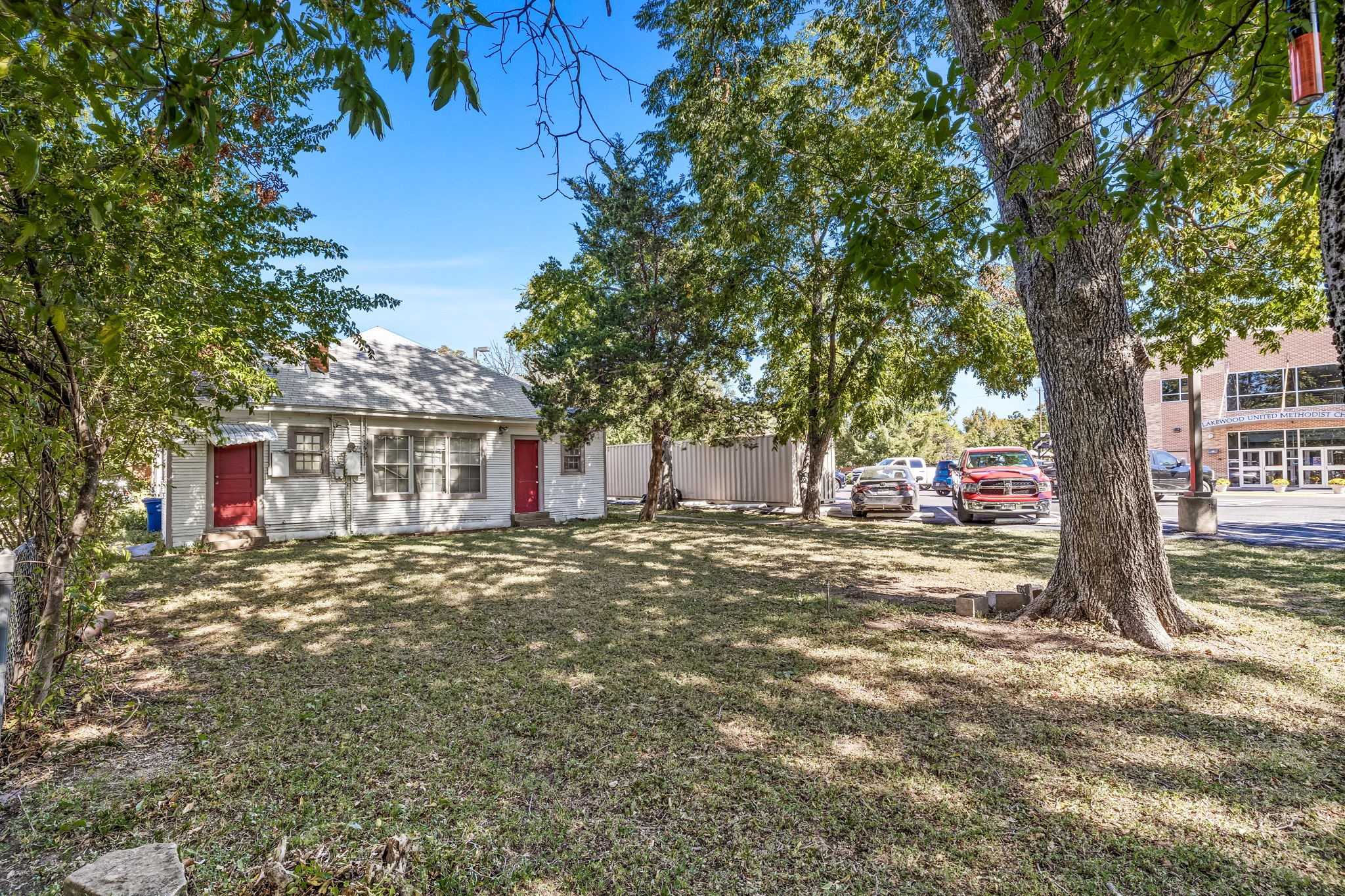 photo 3: 6350 Palo Pinto Avenue, Dallas TX 75214