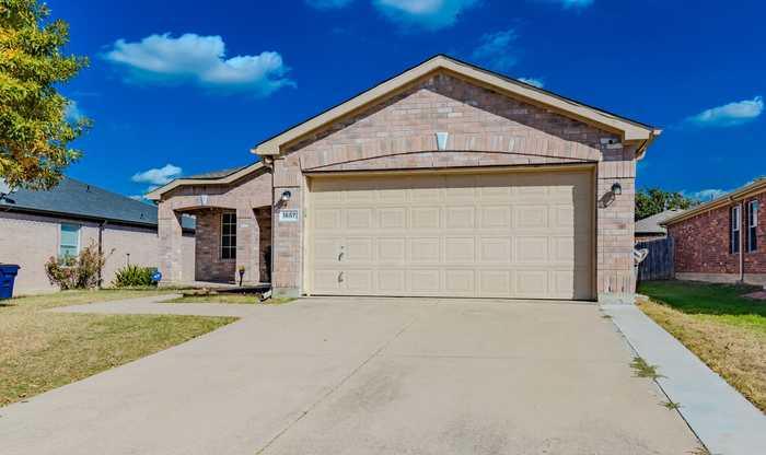 photo 2: 1657 Crown Point Drive, Frisco TX 75036