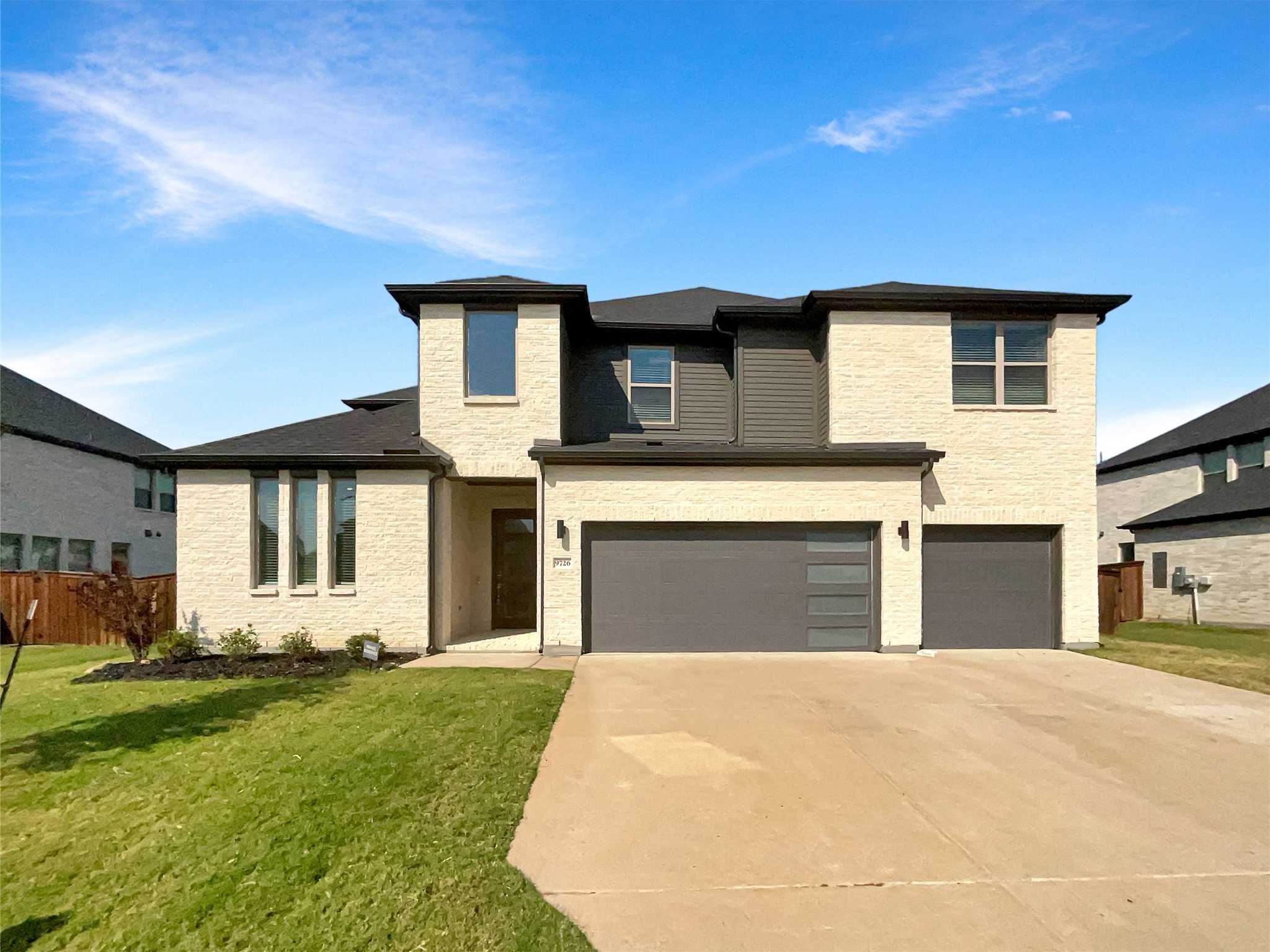 photo 1: 9726 Summit Hills Drive, Frisco TX 75035