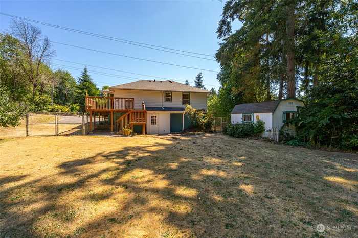 photo 2: 50 NE Riddell Rd, Bremerton WA 98310