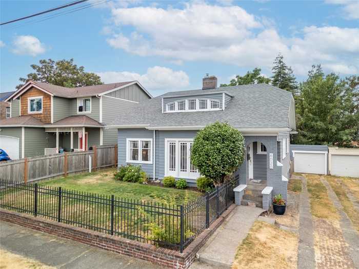 photo 1: 6020 S Warner Street, Tacoma WA 98409