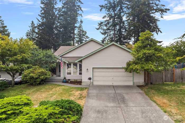 photo 1: 1325 Heritage Hills Court, Bellingham WA 98226