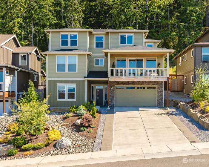 photo 1: 827 Blackwood Court, Bellingham WA 98226