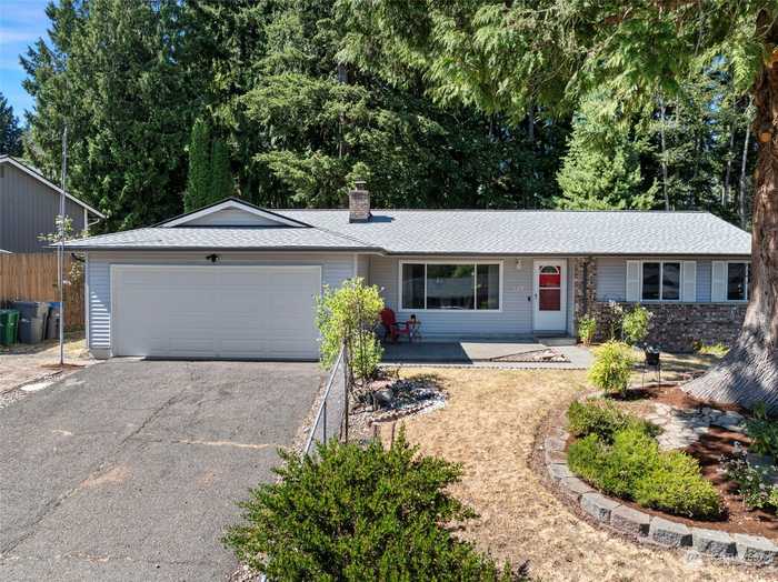 photo 1: 528 Valley Oak Drive, Bremerton WA 98311