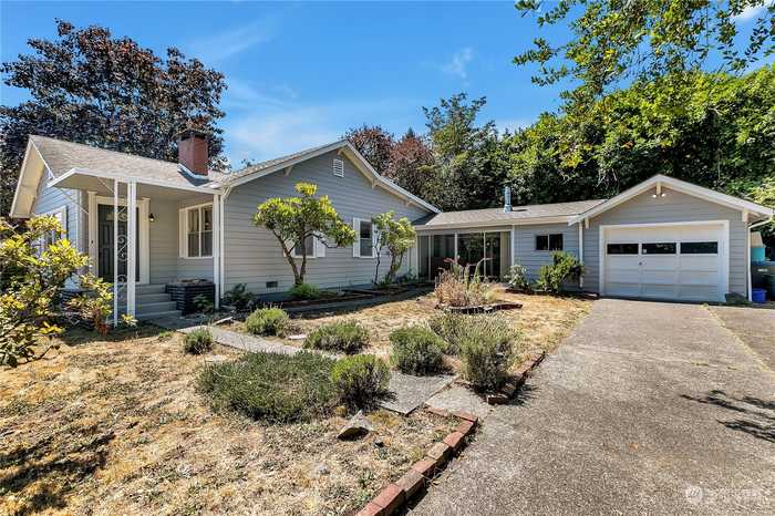 photo 1: 1011 S National Avenue, Bremerton WA 98312