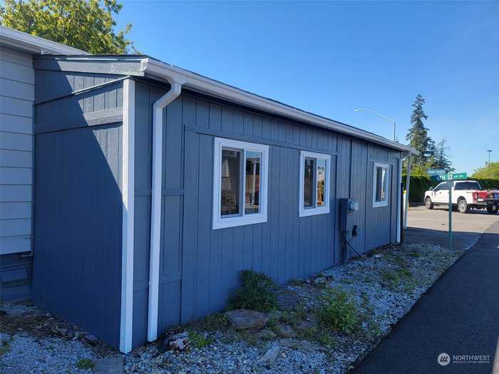 photo 2: 1200 Lincoln Street Unit 401, Bellingham WA 98229