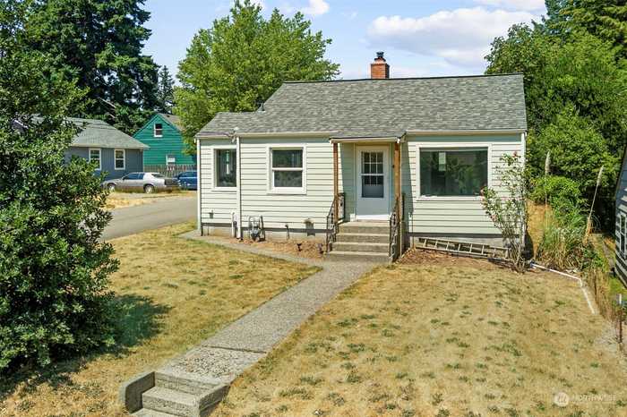 photo 1: 4138 W N Street, Bremerton WA 98312