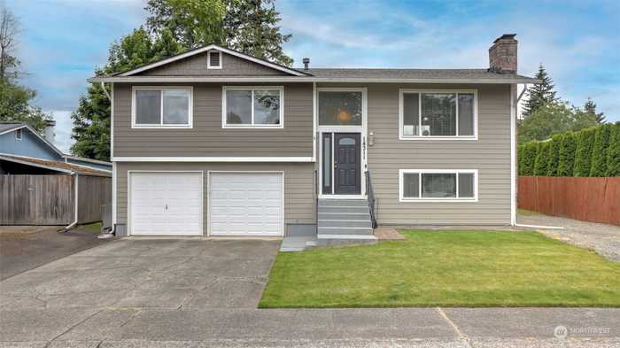 photo 1: 14311 SE 257th Place, Kent WA 98042